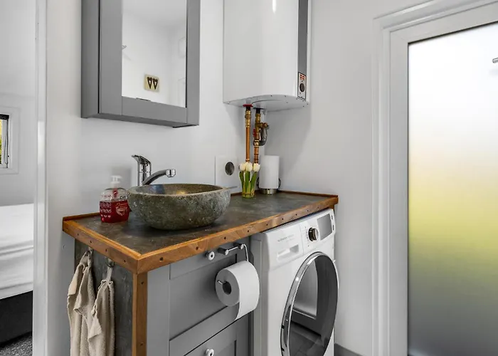 2 Bedroom Amazing In *